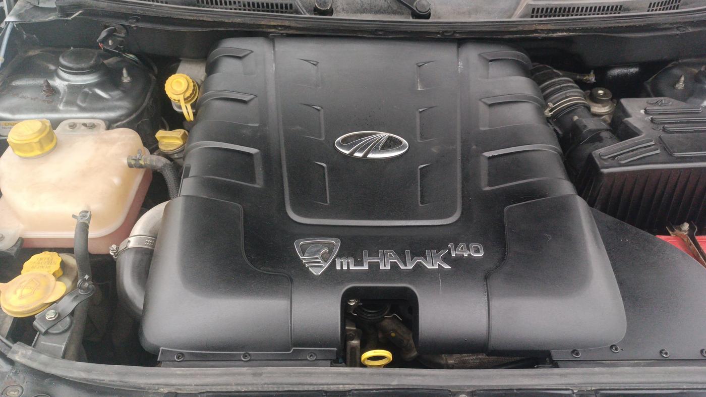 2014 Mahindra XUV500 W8, Diesel, Manual, 92,798 km, Engine View