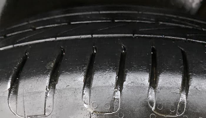 2016 Maruti Swift Dzire ZDI AMT, Diesel, Automatic, 93,458 km, Left Rear Tyre Tread