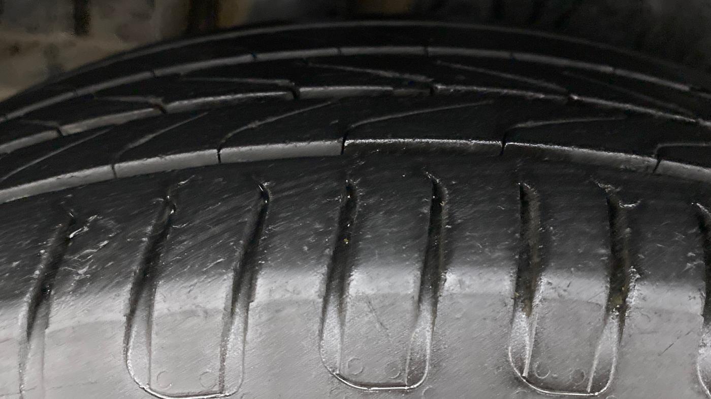 2016 Maruti Swift Dzire ZDI AMT, Diesel, Automatic, 93,458 km, Right Rear Tyre Tread