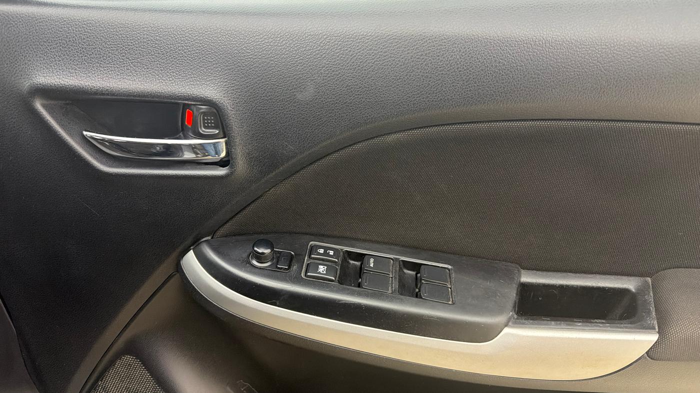 2017 Maruti Baleno DELTA PETROL 1.2, Petrol, Manual, 50,894 km, Driver Side Door Panels Control