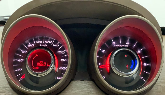 2013 Mahindra XUV500 W8, Diesel, Manual, 98,601 km, Odometer Image