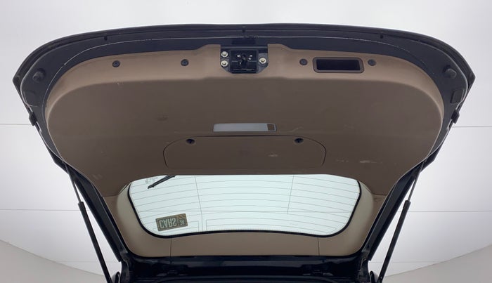 2013 Mahindra XUV500 W8, Diesel, Manual, 98,601 km, Boot Door Open