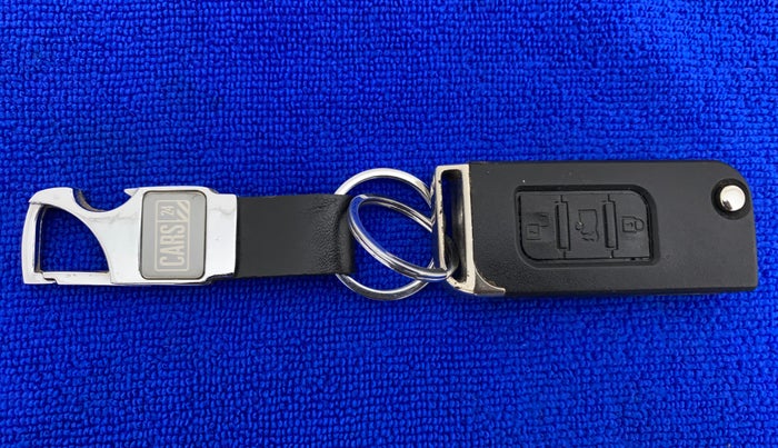 2013 Mahindra XUV500 W8, Diesel, Manual, 98,601 km, Key Close Up