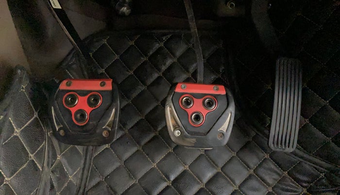 2013 Mahindra XUV500 W8, Diesel, Manual, 98,601 km, Pedals