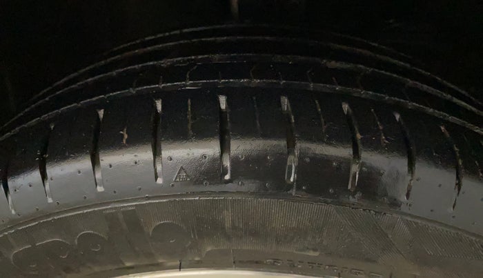 2020 Maruti Baleno ZETA PETROL 1.2, Petrol, Manual, 23,428 km, Right Front Tyre Tread