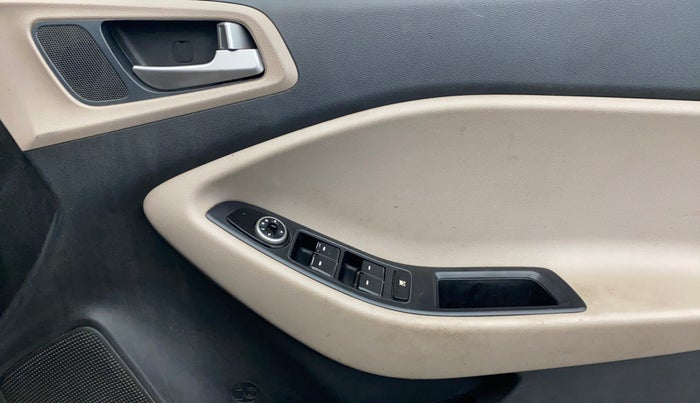 2015 Hyundai Elite i20 MAGNA 1.2, Petrol, Manual, 90,206 km, Driver Side Door Panels Control