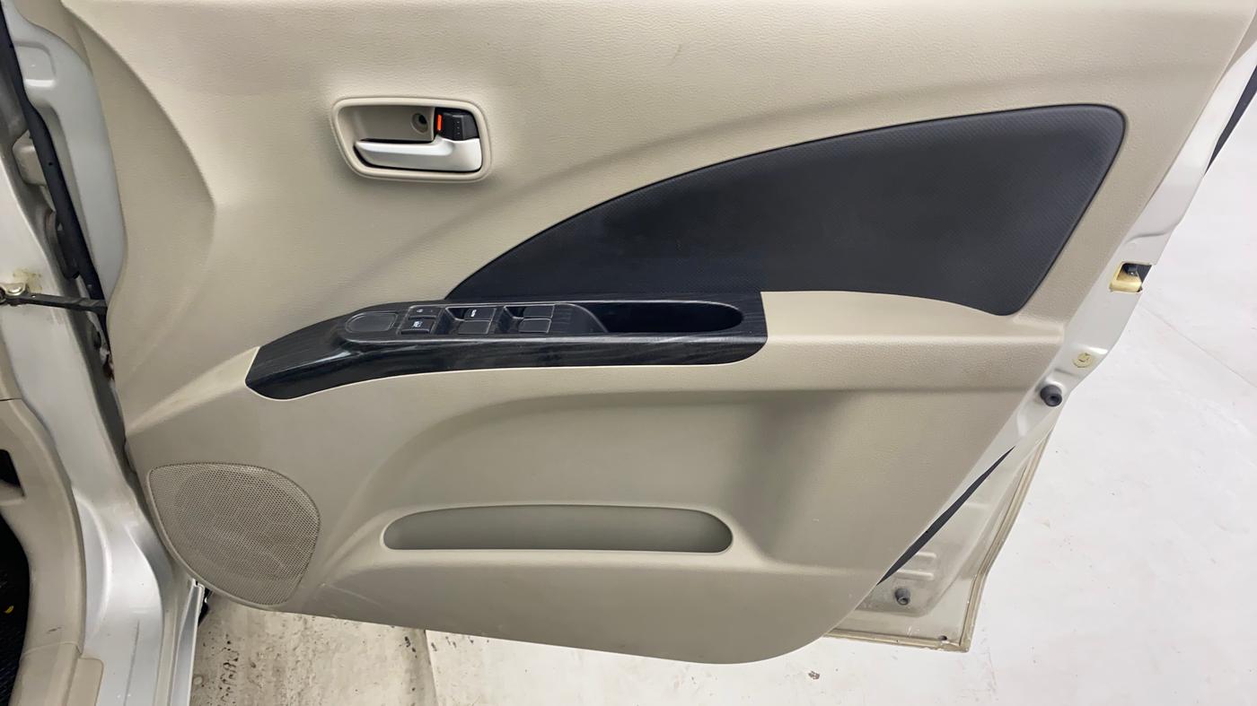 2014 Maruti Celerio VXI, Petrol, Manual, 75,637 km, Driver Side Door Panels Control