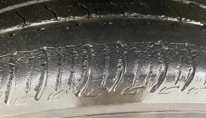 2014 Maruti Celerio VXI, Petrol, Manual, 75,637 km, Left Front Tyre Tread