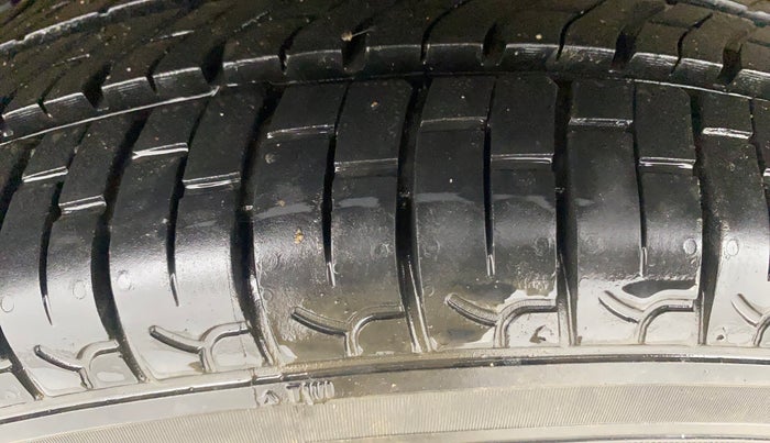 2014 Maruti Celerio VXI, Petrol, Manual, 75,637 km, Right Rear Tyre Tread