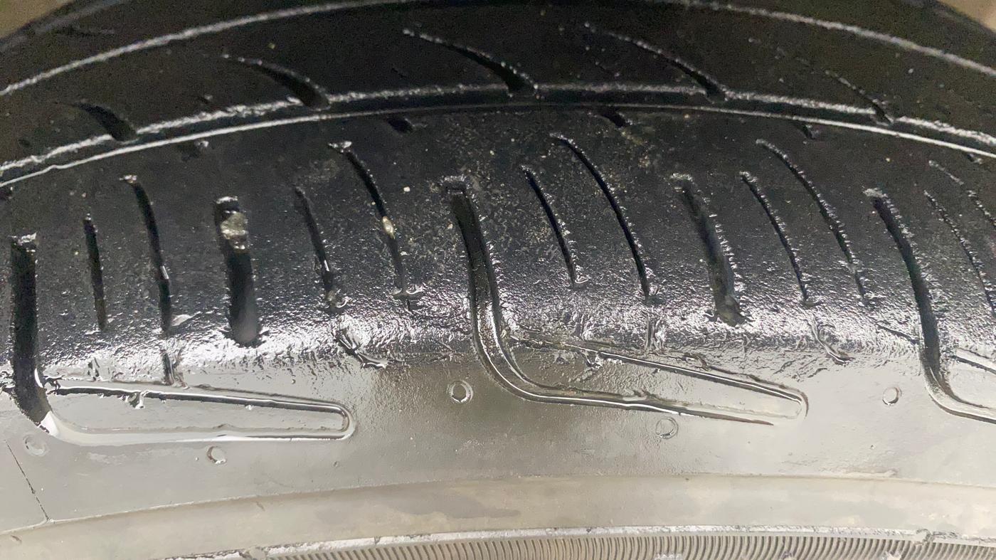 2014 Maruti Celerio VXI, Petrol, Manual, 75,637 km, Right Front Tyre Tread