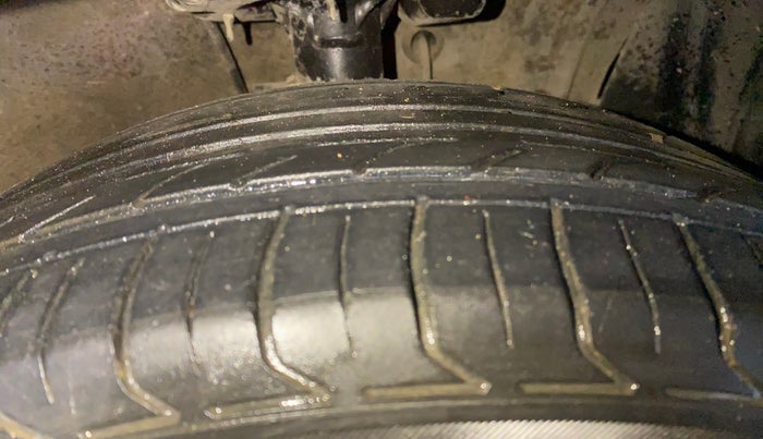 2017 Hyundai New Elantra 2.0 SX MT PETROL, Petrol, Manual, 95,809 km, Right Front Tyre Tread