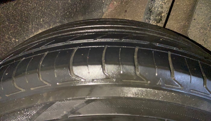 2017 Hyundai New Elantra 2.0 SX MT PETROL, Petrol, Manual, 95,809 km, Left Rear Tyre Tread
