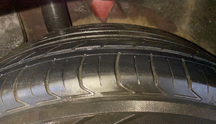 2017 Hyundai New Elantra 2.0 SX MT PETROL, Petrol, Manual, 95,809 km, Right Rear Tyre Tread