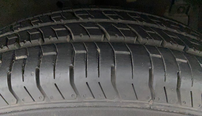2012 Maruti Swift Dzire VXI, Petrol, Manual, 24,695 km, Right Front Tyre Tread