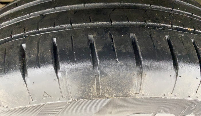 2022 Maruti Baleno DELTA PETROL 1.2, Petrol, Manual, 51,159 km, Left Front Tyre Tread