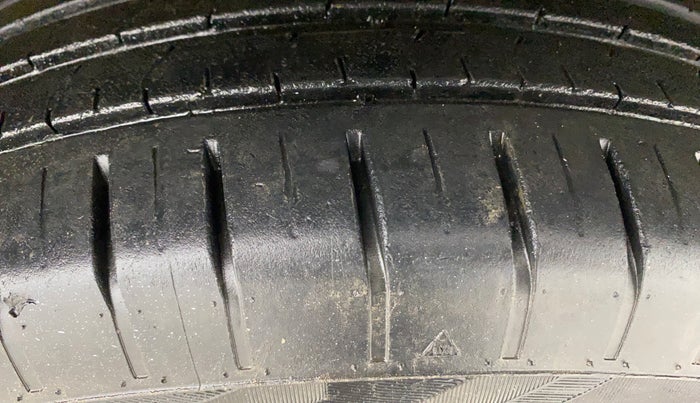 2022 Maruti Baleno DELTA PETROL 1.2, Petrol, Manual, 51,159 km, Right Front Tyre Tread