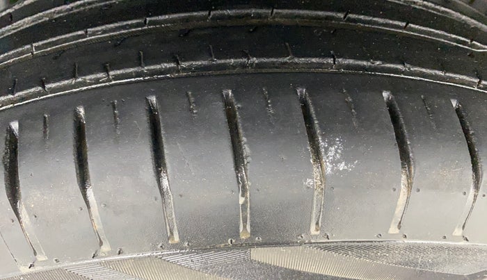 2022 Maruti Baleno DELTA PETROL 1.2, Petrol, Manual, 51,159 km, Right Rear Tyre Tread