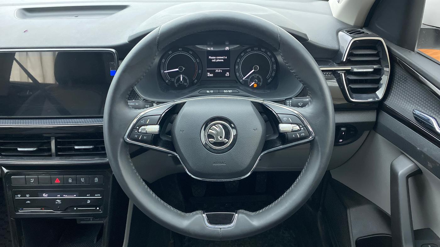 2021 Skoda KUSHAQ STYLE 1.5 TSI MT, Petrol, Manual, 8,360 km, Steering Wheel Close Up