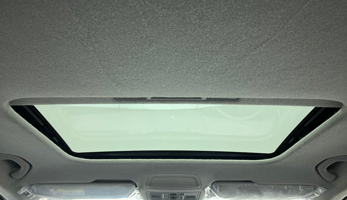 2021 Skoda KUSHAQ STYLE 1.5 TSI MT, Petrol, Manual, 8,360 km, Moonroof/ Sunroof