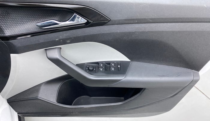 2021 Skoda KUSHAQ STYLE 1.5 TSI MT, Petrol, Manual, 8,360 km, Driver Side Door Panels Control