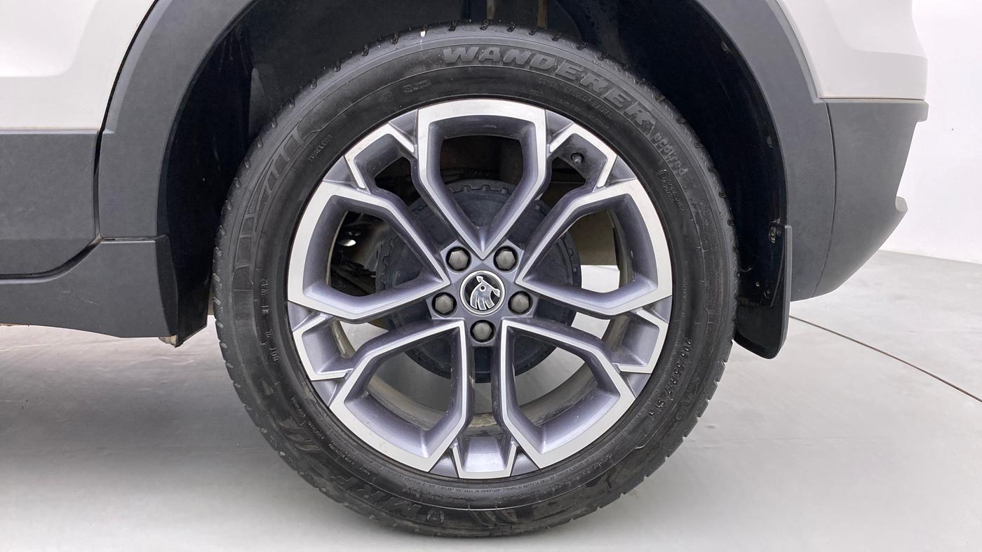 2021 Skoda KUSHAQ STYLE 1.5 TSI MT, Petrol, Manual, 8,360 km, Left Rear Wheel