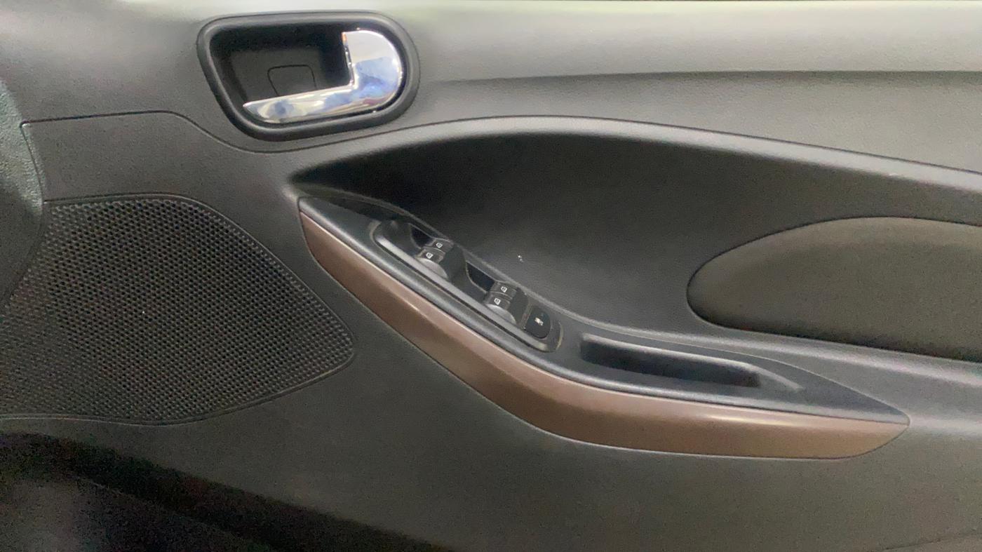 2018 Ford FREESTYLE TITANIUM PLUS 1.2 PETROL, Petrol, Manual, 44,794 km, Driver Side Door Panels Control