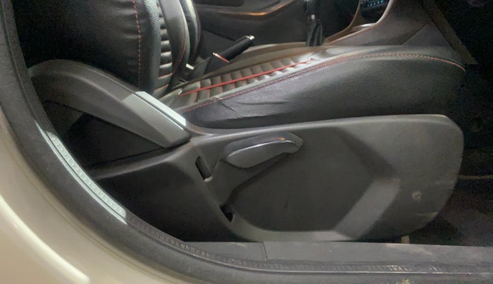 2018 Ford FREESTYLE TITANIUM PLUS 1.2 PETROL, Petrol, Manual, 44,783 km, Driver Side Adjustment Panel