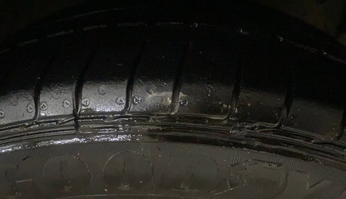 2018 Ford FREESTYLE TITANIUM PLUS 1.2 PETROL, Petrol, Manual, 44,783 km, Right Front Tyre Tread