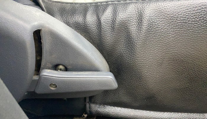 2017 Maruti Alto 800 LXI, Petrol, Manual, 96,802 km, Driver Side Adjustment Panel