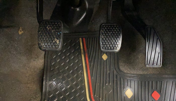 2017 Maruti Alto 800 LXI, Petrol, Manual, 96,802 km, Pedals