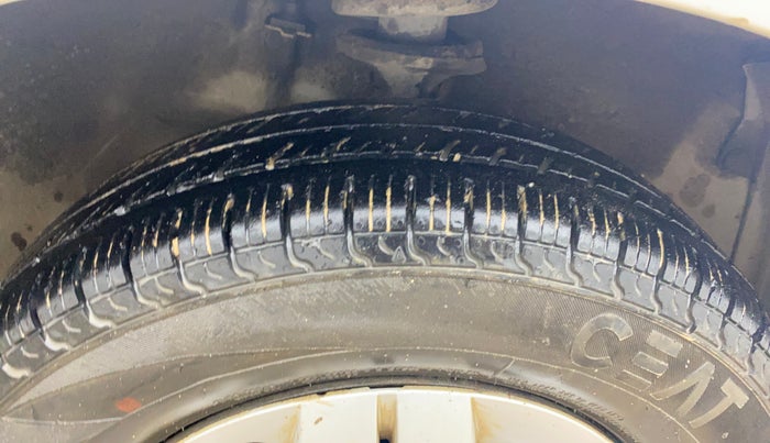 2017 Maruti Alto 800 LXI, Petrol, Manual, 96,802 km, Right Front Tyre Tread