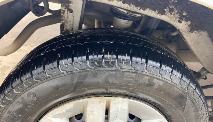 2017 Maruti Alto 800 LXI, Petrol, Manual, 96,802 km, Right Rear Tyre Tread