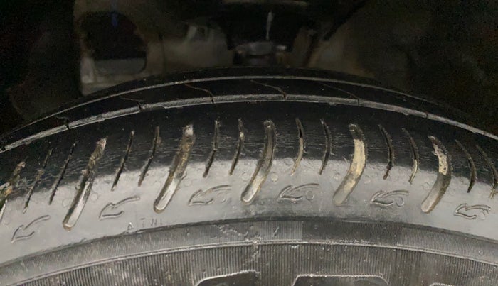 2019 Hyundai Elite i20 SPORTZ PLUS 1.4 CRDI, Diesel, Manual, 94,878 km, Left Front Tyre Tread
