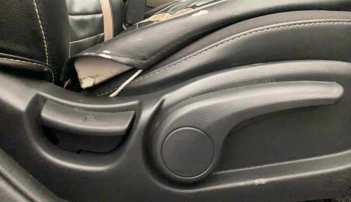 2019 Hyundai Elite i20 SPORTZ PLUS 1.4 CRDI, Diesel, Manual, 94,878 km, Driver Side Adjustment Panel