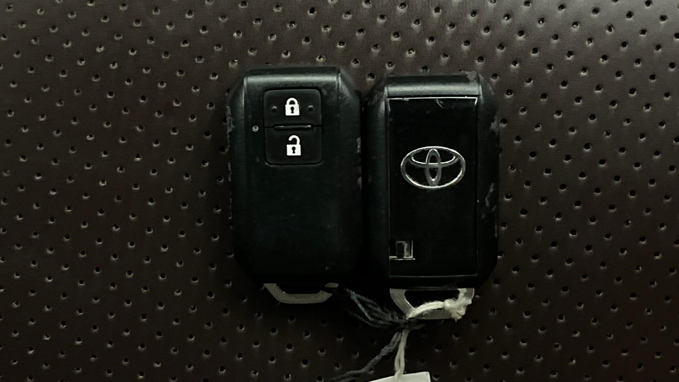 2023 Toyota URBAN CRUISER HYRYDER S NEO DRIVE  E-CNG, CNG, Manual, 96,591 km, Key Close Up