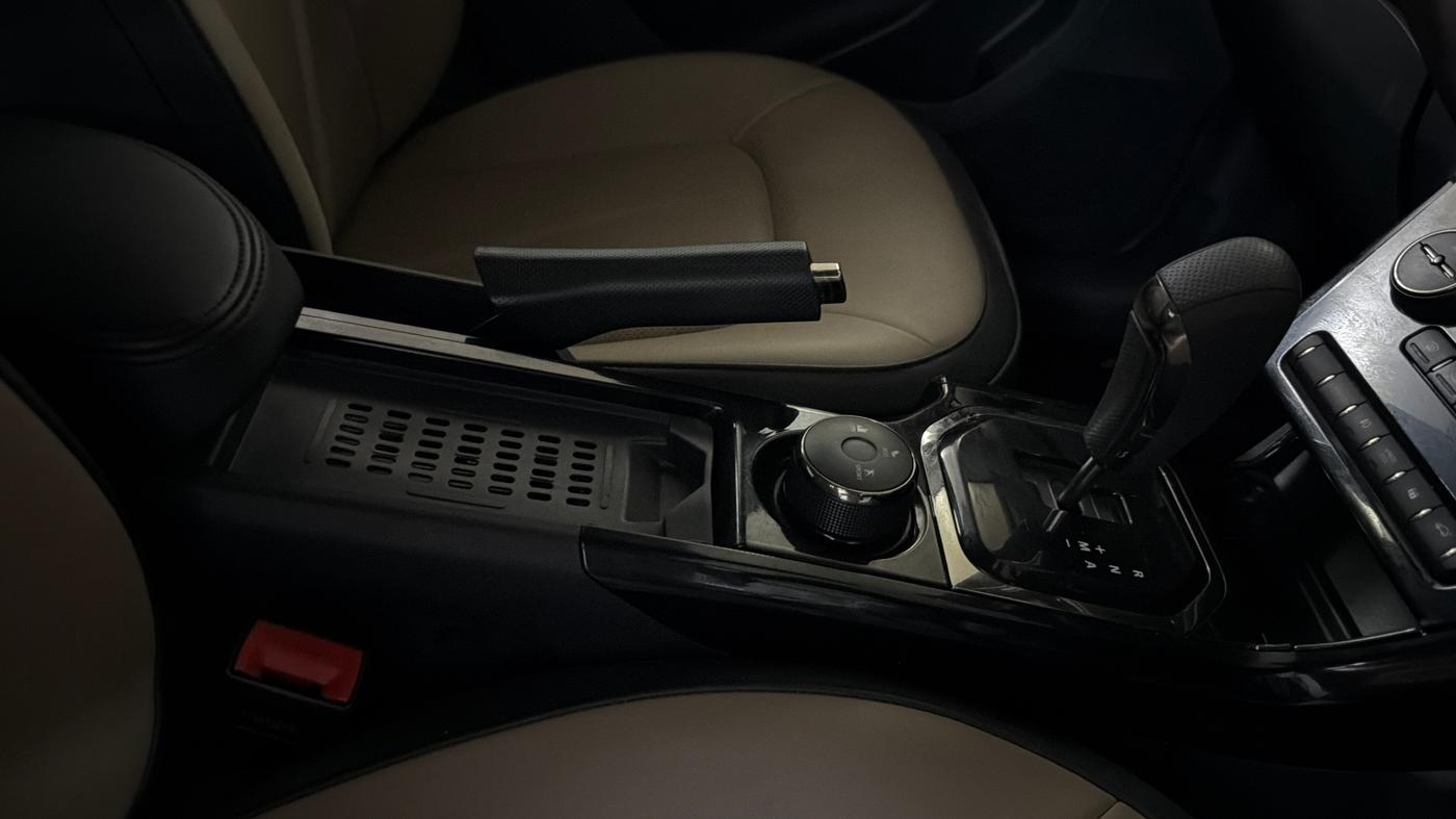 2023 Tata NEXON XZA PLUS LUX SUNROOF KAZIRANGA PETROL, Petrol, Automatic, 21,191 km, Gear Lever