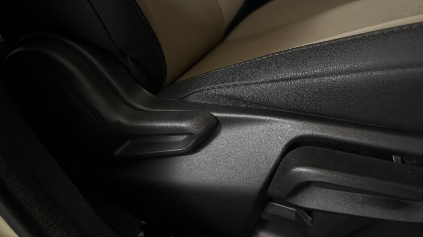 2023 Tata NEXON XZA PLUS LUX SUNROOF KAZIRANGA PETROL, Petrol, Automatic, 21,191 km, Driver Side Adjustment Panel