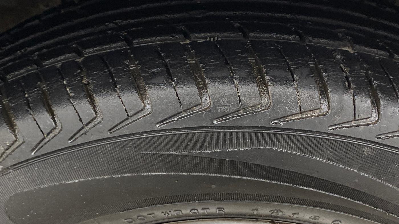 2016 Renault Kwid RXT 0.8, Petrol, Manual, 31,916 km, Left Front Tyre Tread