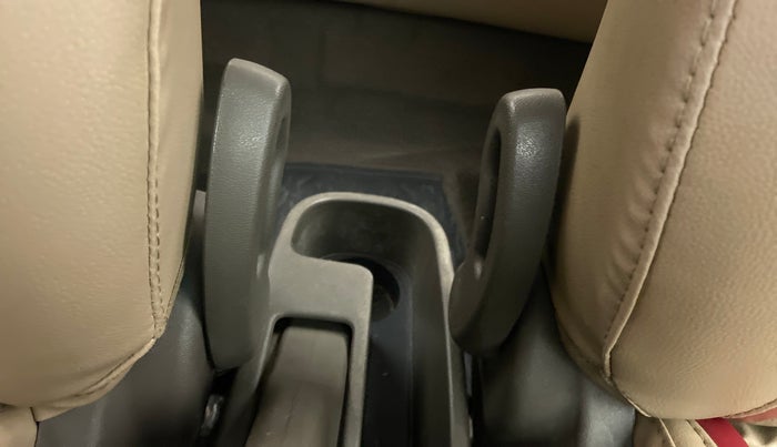 2011 Hyundai i10 SPORTZ 1.2, Petrol, Manual, 75,300 km, Driver Side Adjustment Panel
