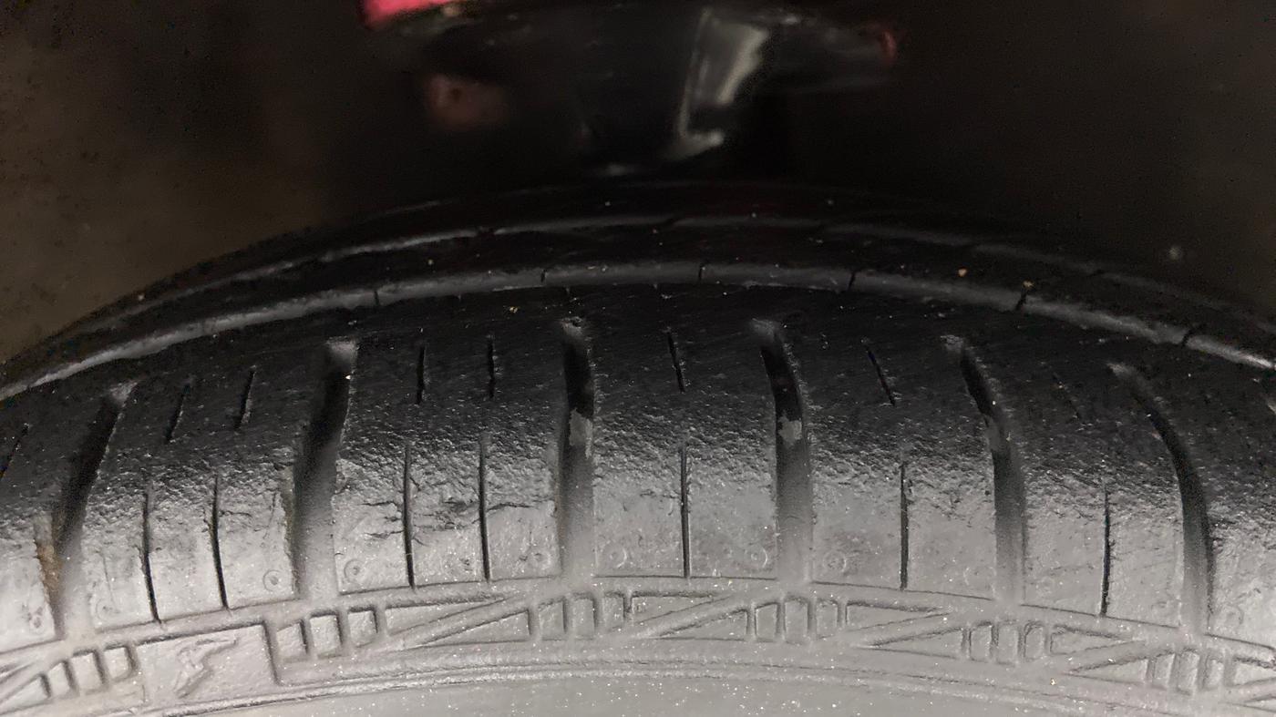 2011 Hyundai i10 SPORTZ 1.2, Petrol, Manual, 75,300 km, Right Front Tyre Tread