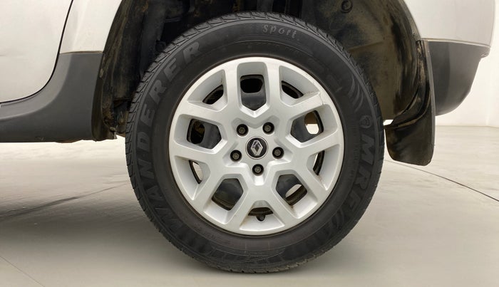 2016 Renault Duster RXL PETROL 104, Petrol, Manual, 21,336 km, Left Rear Wheel