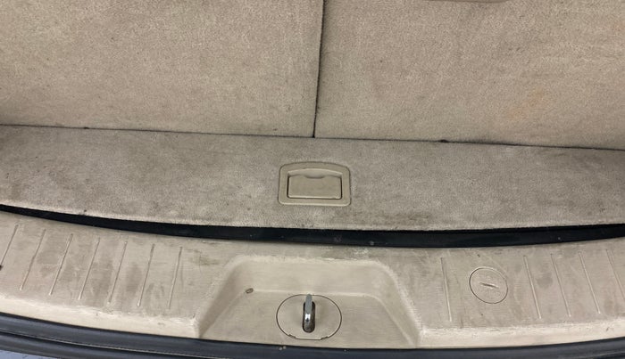 2017 Mahindra XUV500 W10 AT, Diesel, Automatic, 1,11,323 km, Boot Inside