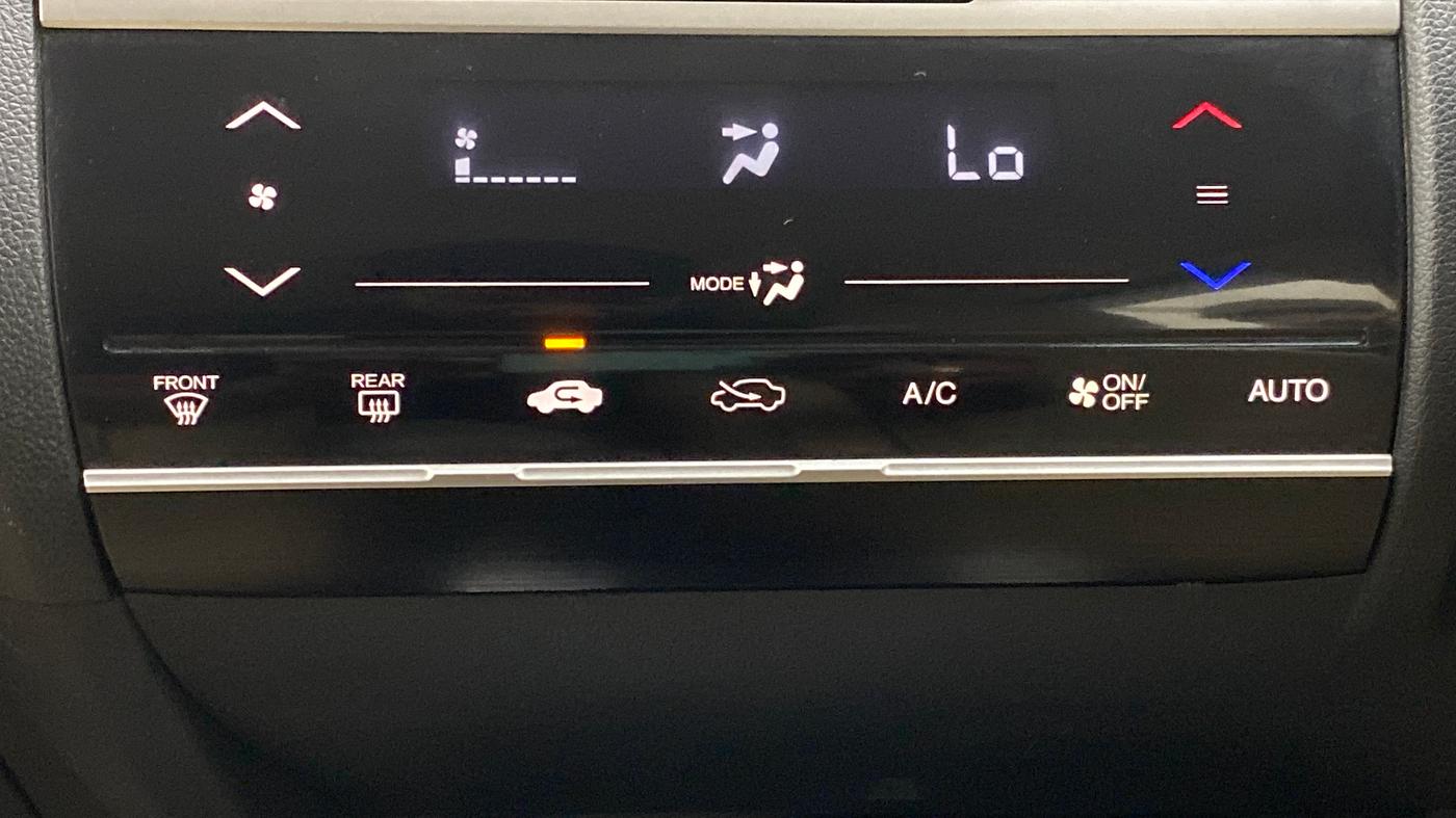 2018 Honda Jazz 1.2 V MT, Petrol, Manual, 64,797 km, Automatic Climate Control
