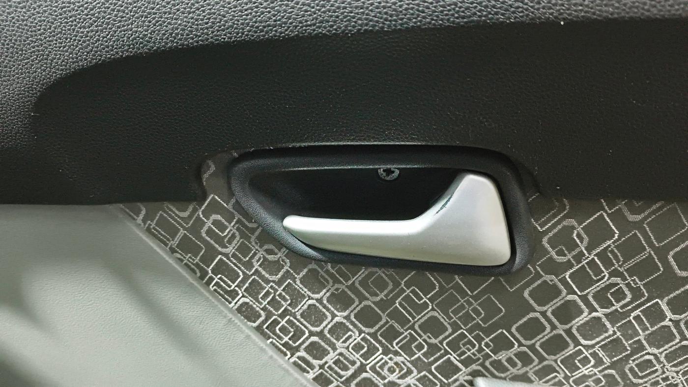 2018 Maruti Alto 800 LXI, CNG, Manual, 46,866 km, Driver Side Door Panels Control