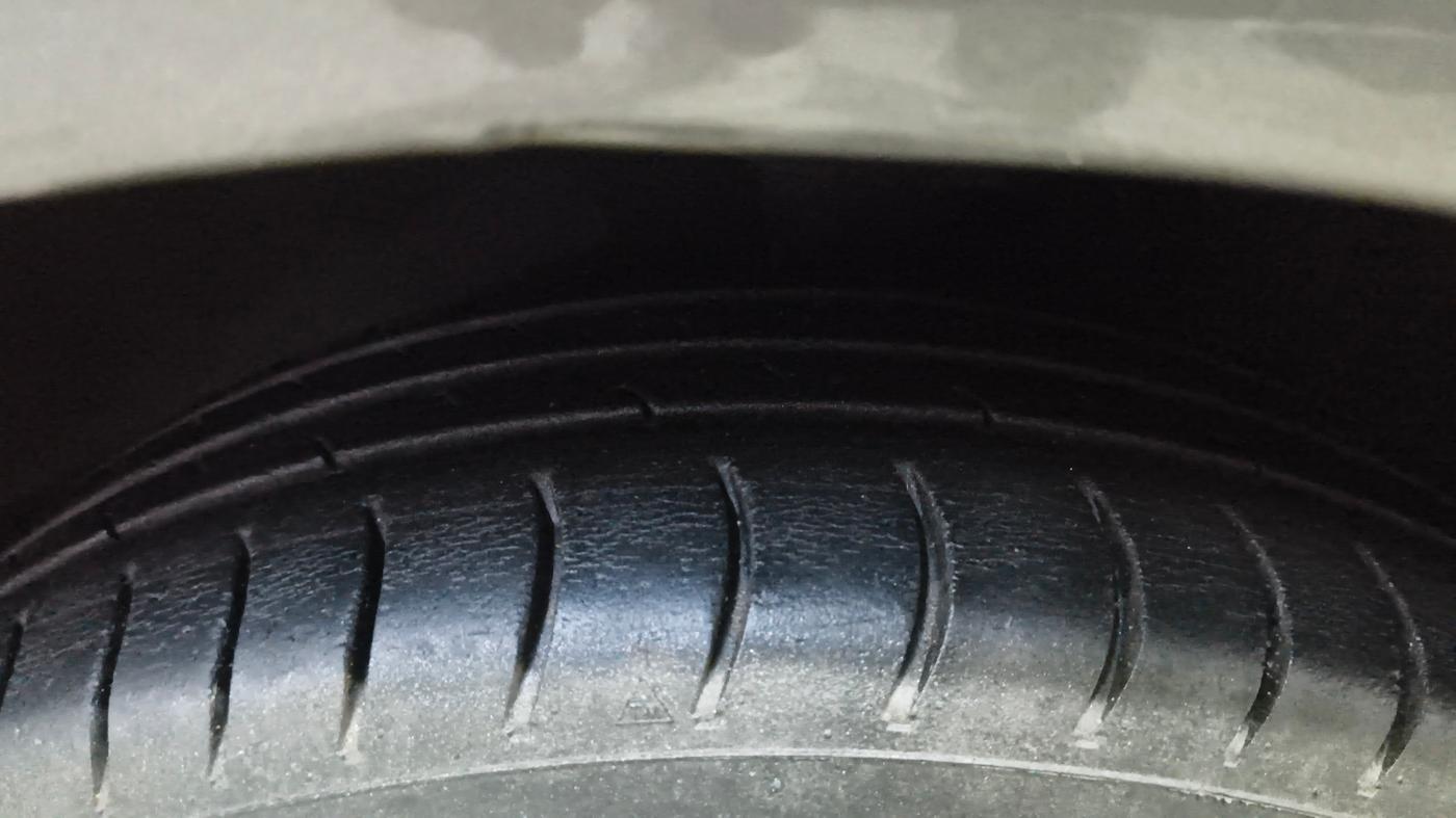 2018 Maruti Alto 800 LXI, CNG, Manual, 46,866 km, Left Front Tyre Tread