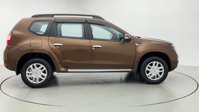 2017 Nissan Terrano XL P, Petrol, Manual, 62,882 km, Right Side View