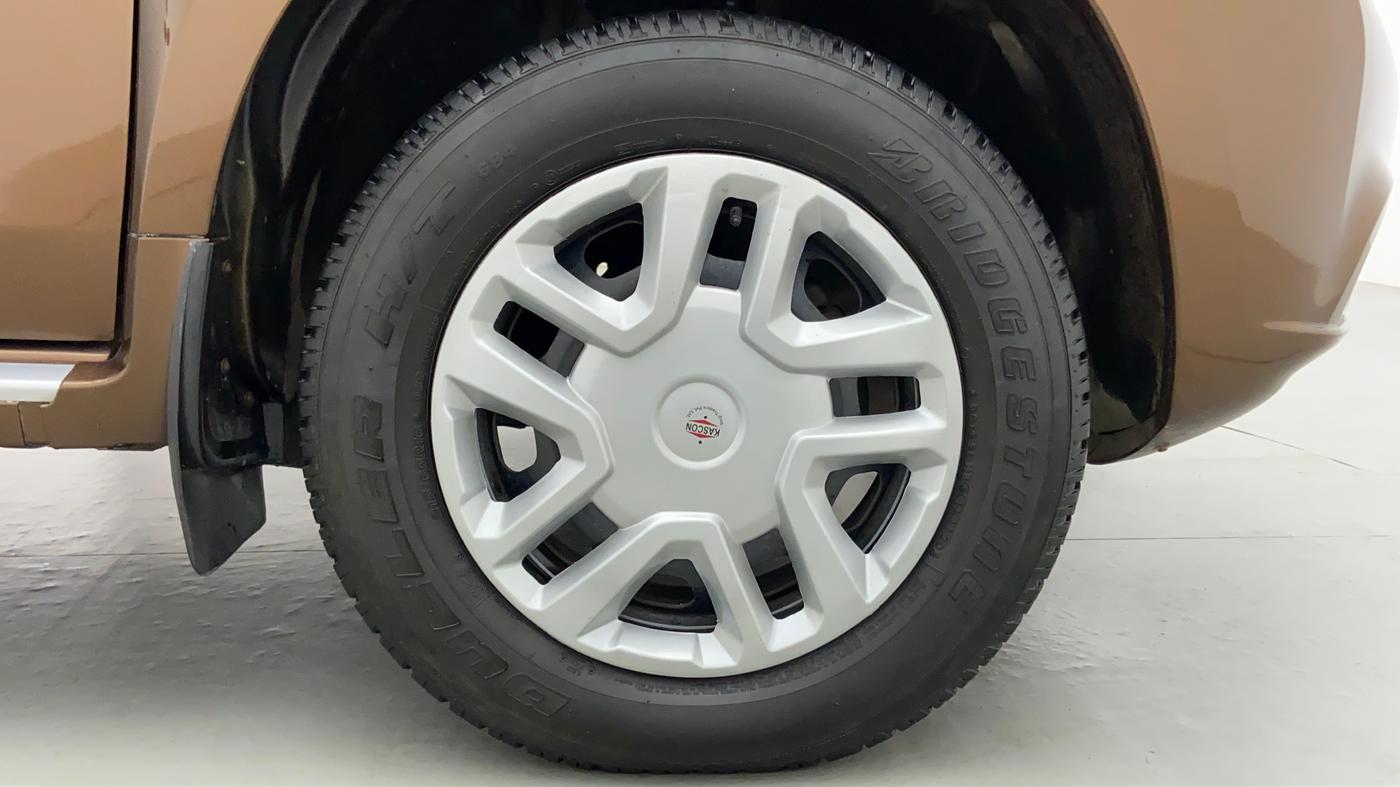2017 Nissan Terrano XL P, Petrol, Manual, 62,882 km, Right Front Tyre