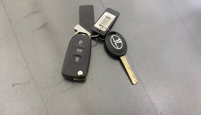 2020 Tata Tiago XZ PETROL, Petrol, Manual, 18,213 km, Key Close Up
