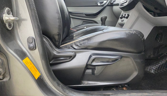 2020 Tata Tiago XZ PETROL, Petrol, Manual, 18,213 km, Driver Side Adjustment Panel