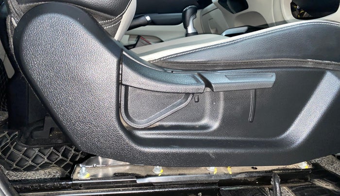 2023 KIA SONET HTX 1.5, Diesel, Manual, 22,230 km, Driver Side Adjustment Panel